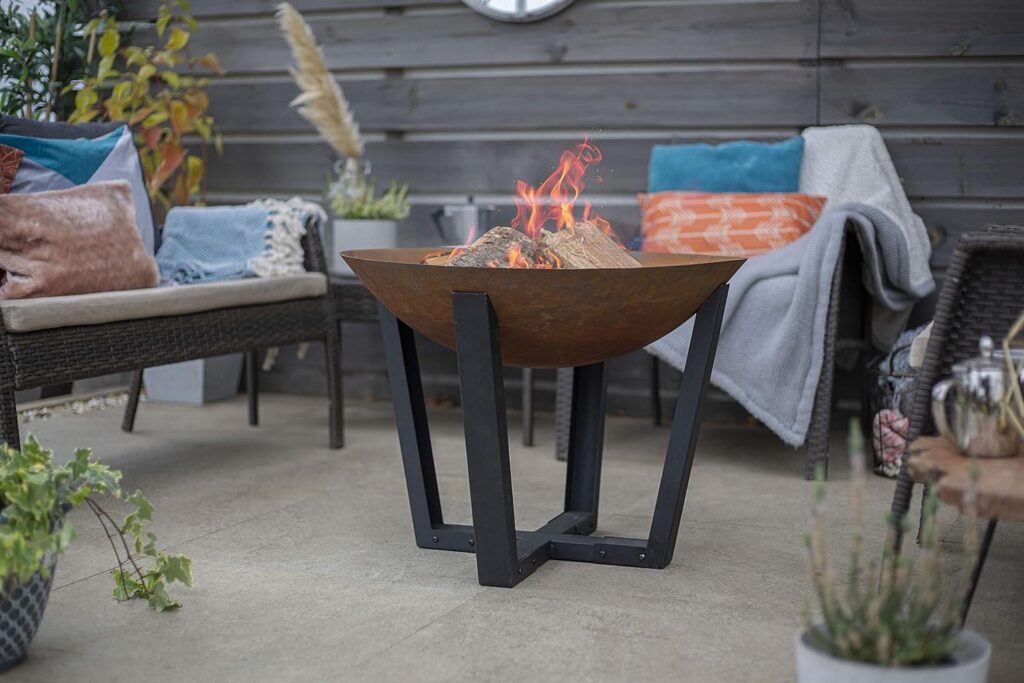 La Hacienda Feuerschale Icarus Medium Ø66 cm - Feuerschalen für den Garten - Feuerstelle Outdoor  Feuertonne - Feuerschale mit Opt. Grillrost aus hochwertigem Cortenstahl - 66x66x50 cm